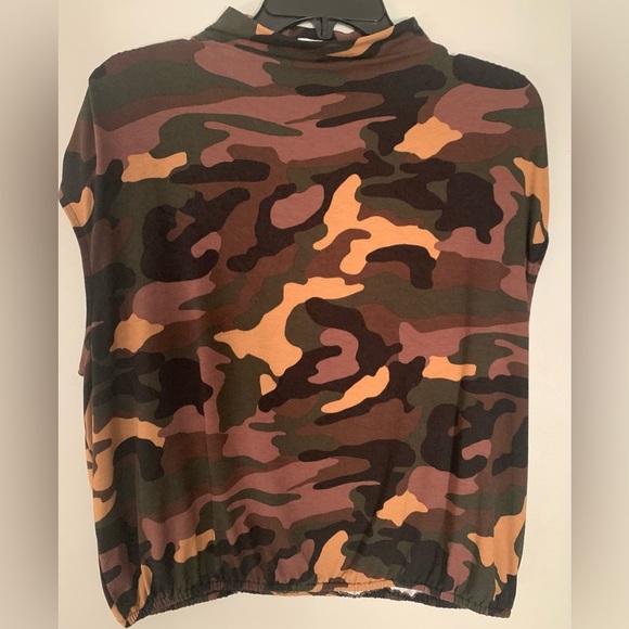Bar III multicolored camo pattern crew neck muscle tee - Picture 3 of 7